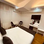 Hodegon Hotel *