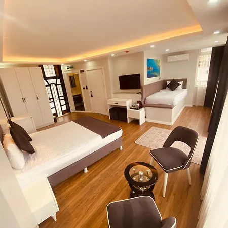 Hodegon Hotel *